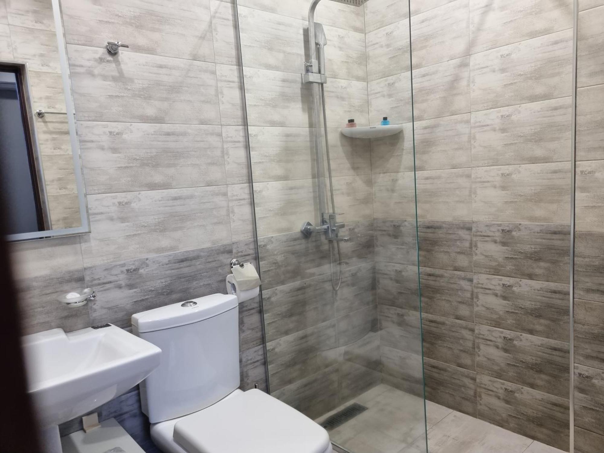 Day Inn Hotel Jerevan Buitenkant foto