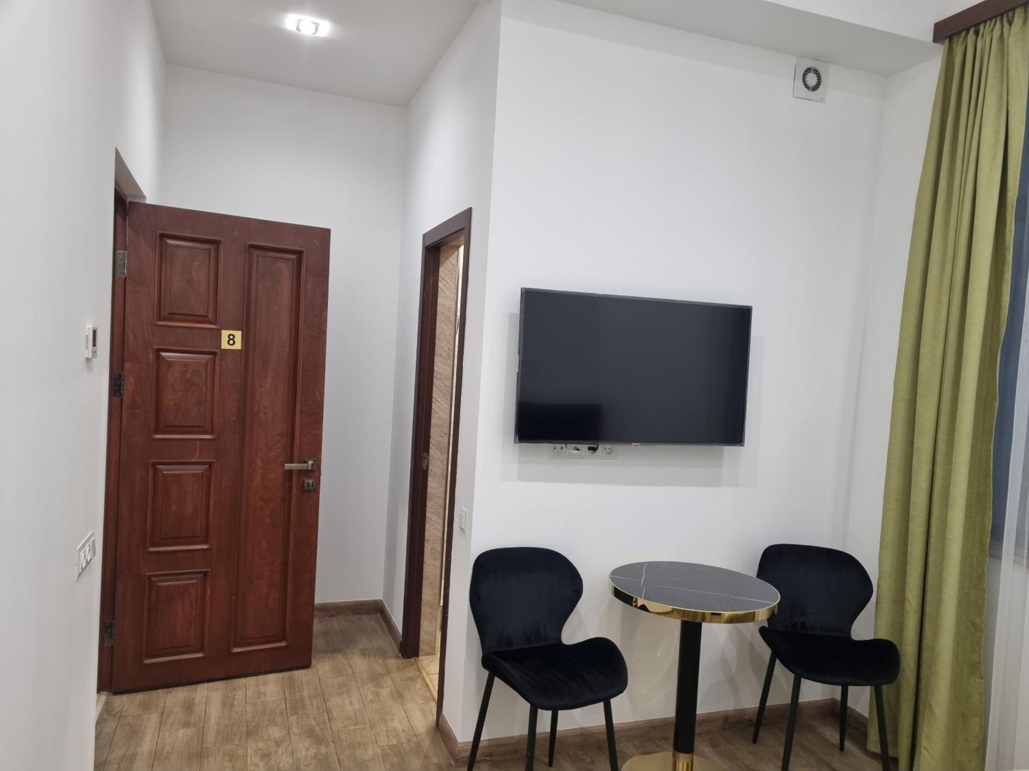 Day Inn Hotel Jerevan Buitenkant foto