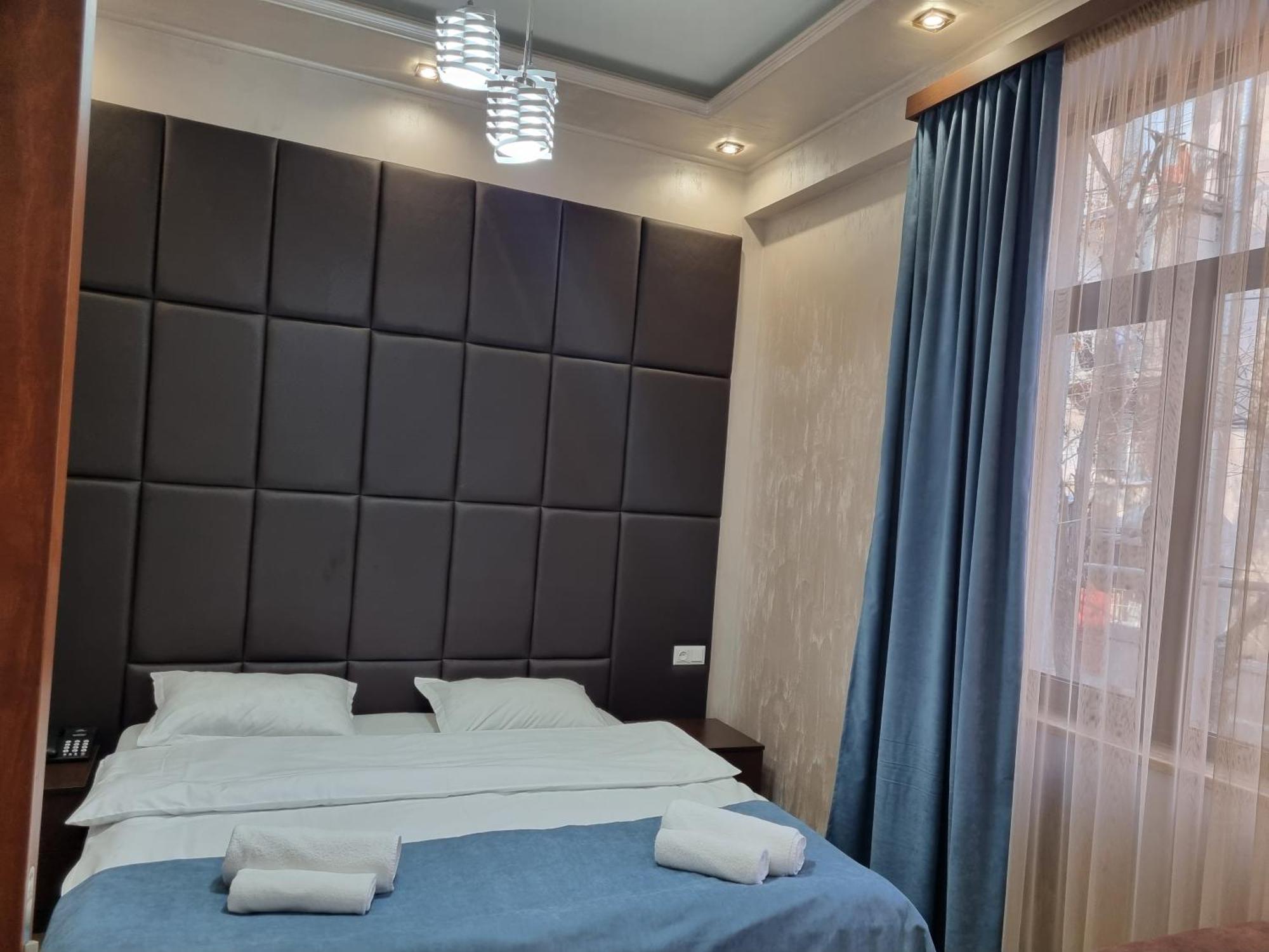 Day Inn Hotel Jerevan Buitenkant foto