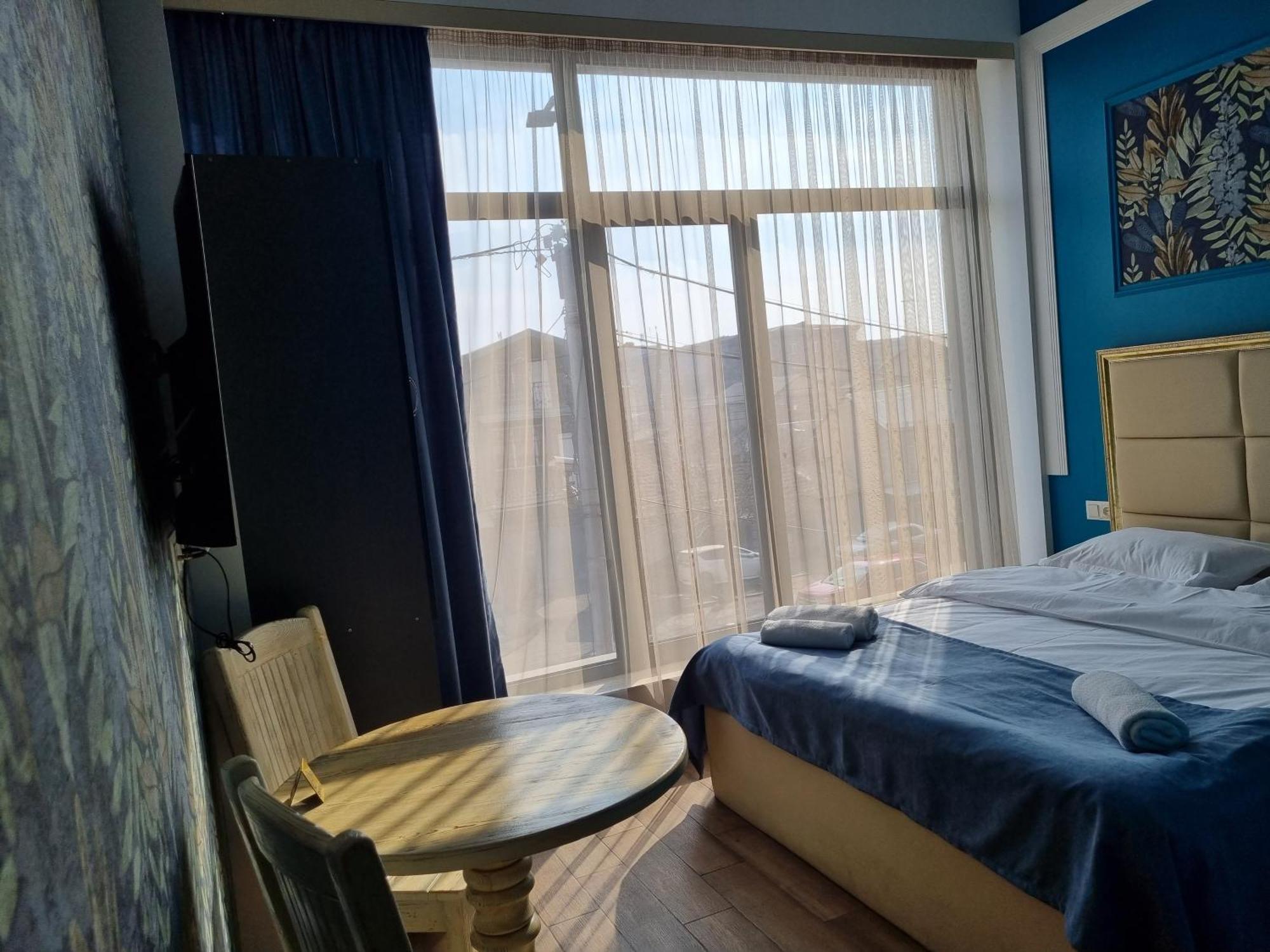 Day Inn Hotel Jerevan Buitenkant foto