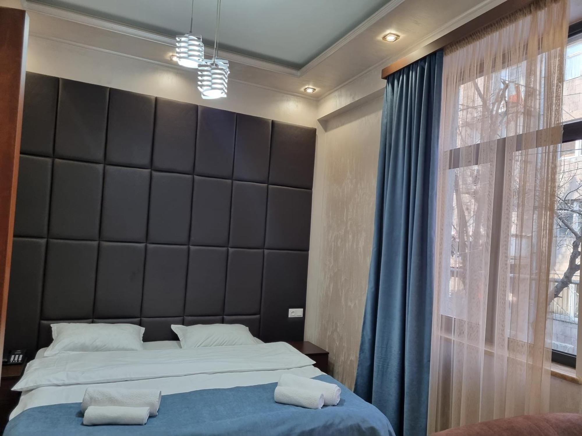 Day Inn Hotel Jerevan Buitenkant foto