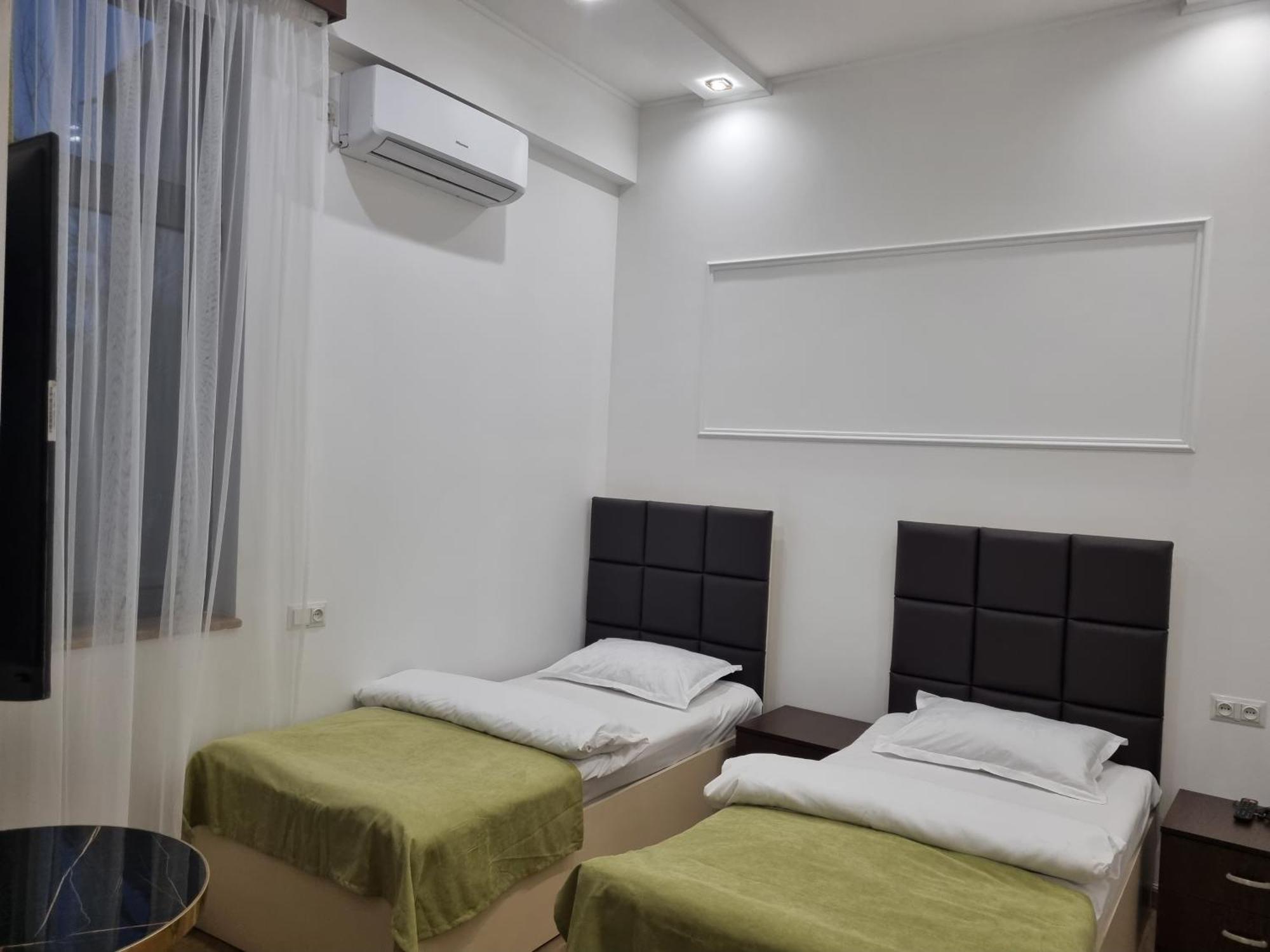 Day Inn Hotel Jerevan Buitenkant foto