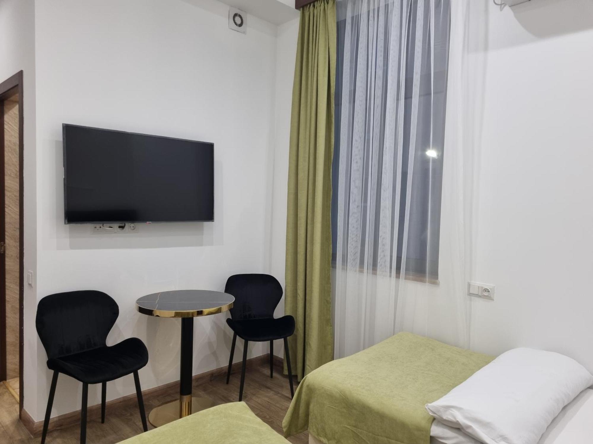 Day Inn Hotel Jerevan Buitenkant foto