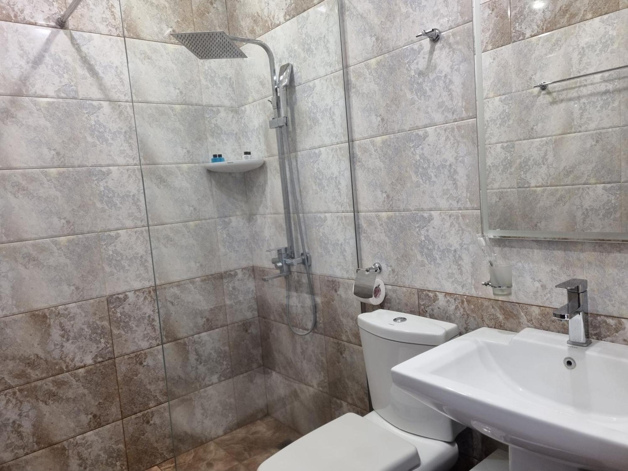 Day Inn Hotel Jerevan Buitenkant foto